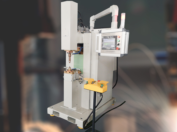 點焊機焊接過程中是如何維持熱平衡的呢？