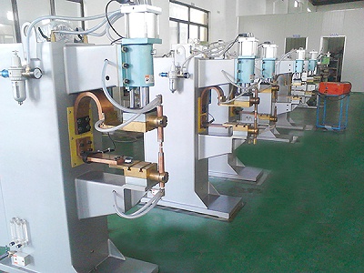 榮仕杰點(diǎn)焊機(jī)助力祖國逐夢(mèng)70載，奮斗邁進(jìn)新的天地